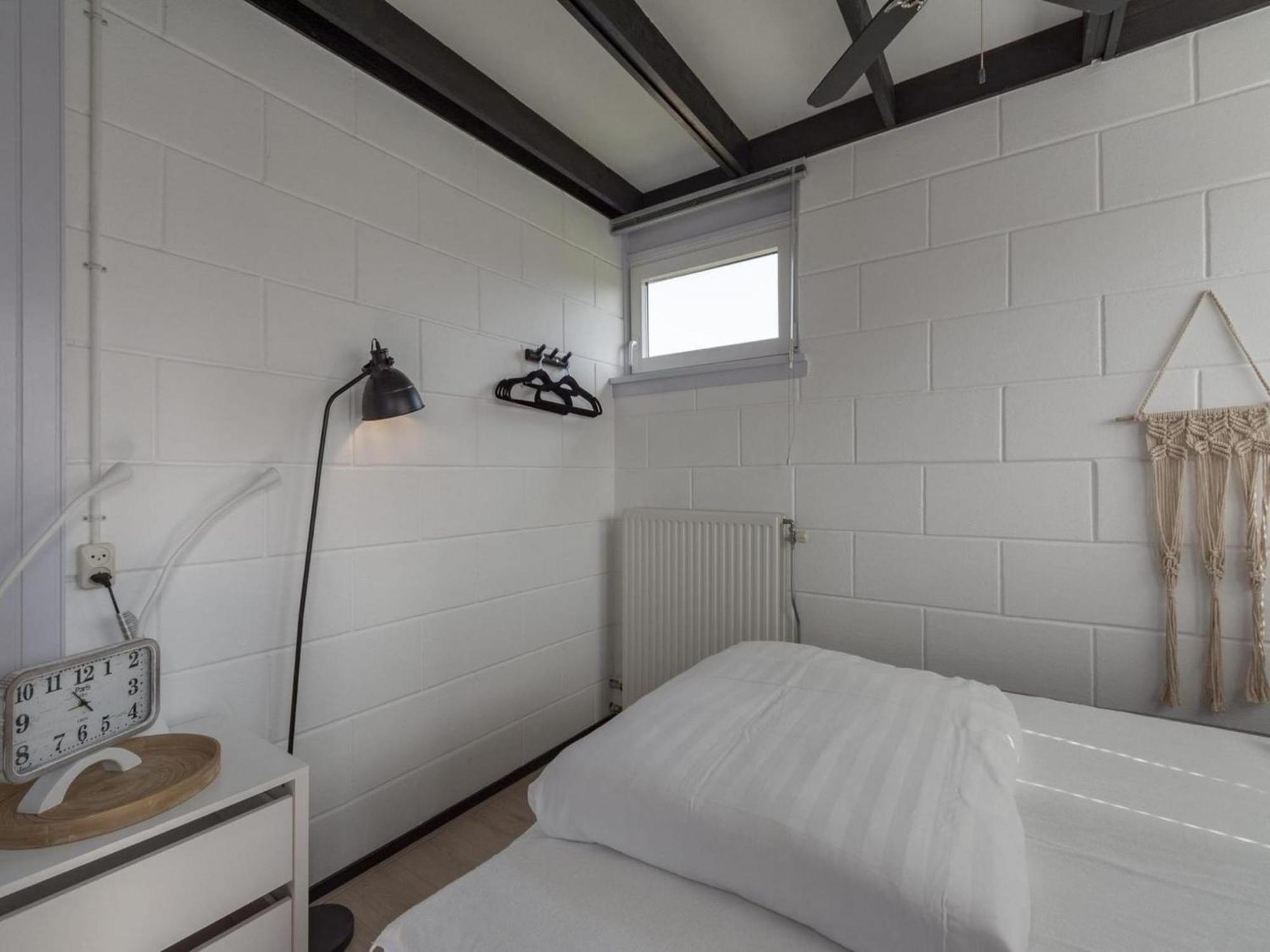 Attractive Bungalow With Modern Furnishings Sint Maartensvlotbrug Esterno foto