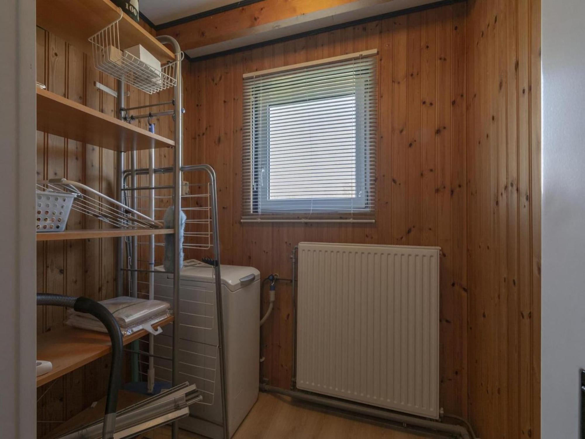 Attractive Bungalow With Modern Furnishings Sint Maartensvlotbrug Esterno foto